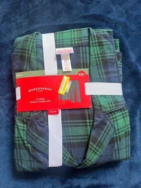 Wondershop Green and Navy Plaid Two-Piece Sleep Set
